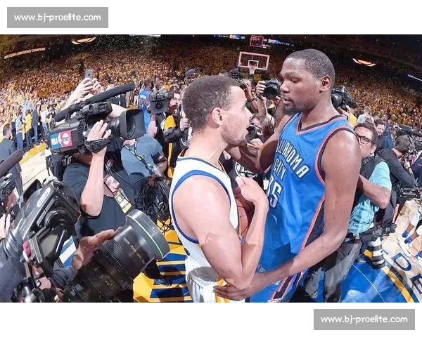 雷霆对决勇士全场录像回放解析精彩瞬间与关键转折战术博弈与球星表现全记录